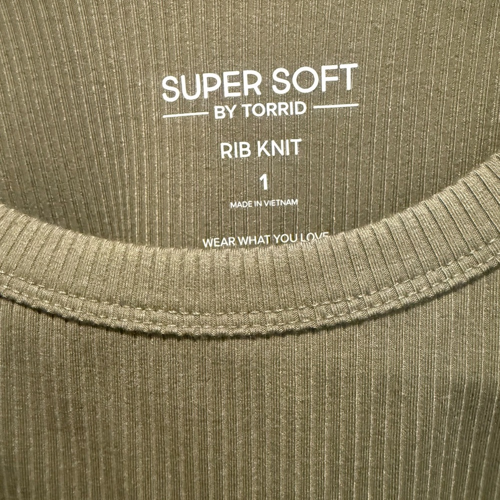 Torrid Green Ribbed Tank - Picture 4 of 4